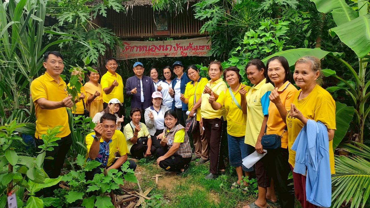 พช.ราชบุรี ให้การต้อนรับคณะตรวจติดตามโครงการพัฒนาหมู่บ้านเศรษฐกิจพอเพียง กรมการพัฒนาชุมชน